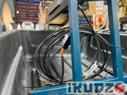 Ikudzo Terrain pusher (600 caterpillar, reinforced, with heated handles) col. Black-blue